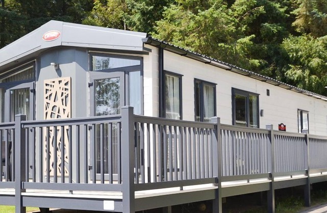 Ash Retreat - a lodge that sleeps 4 guests in 2 bedrooms