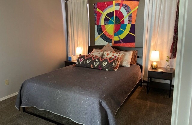 Ashley’s Relaxing Hideaway Relax! Recharge! Reconnect! Convenient @ I-5 exit 670