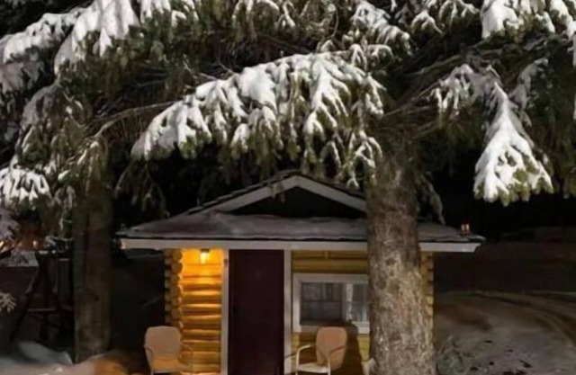 Ashton Historic Log Cabins 4