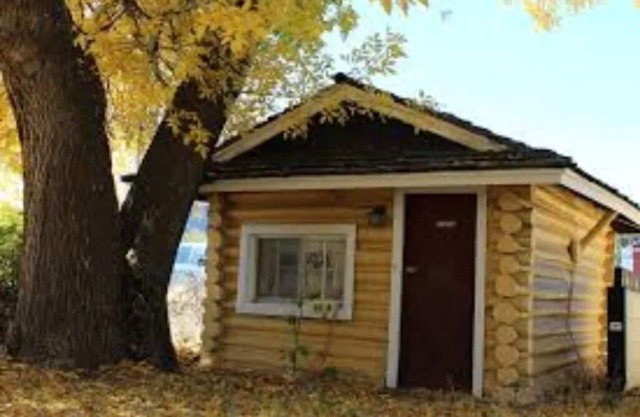 Ashton Log Cabin #2