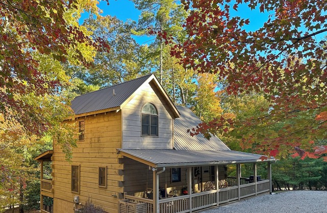 Aska Bound - spacious family & pet friendly cabin near Toccoa River & Blue Ridge
