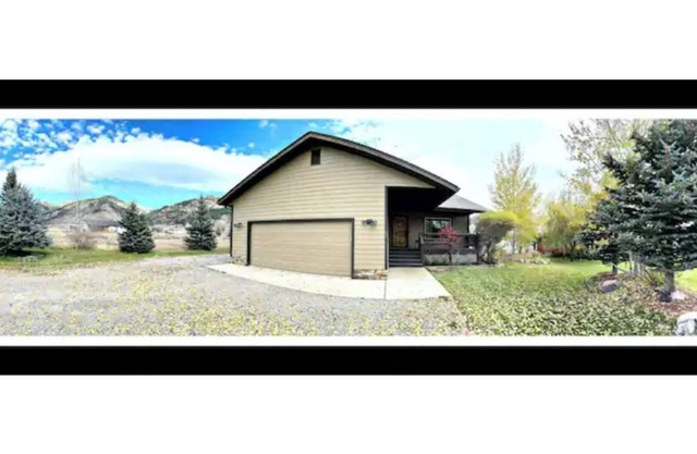 Aspen Grove, Elite Farmhouse with Full Concierge