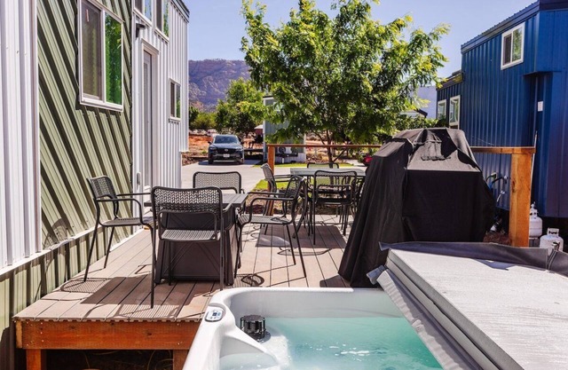 Aspen Grove Private Hot Tub