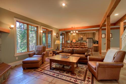 Aspen House in Fish Camp- 2 Miles from Yosemite's South Entrance