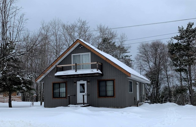 Aspen House - Stunning 4 Bedroom A-Frame