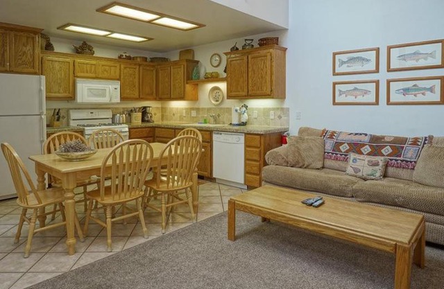 Aspen Meadows 11