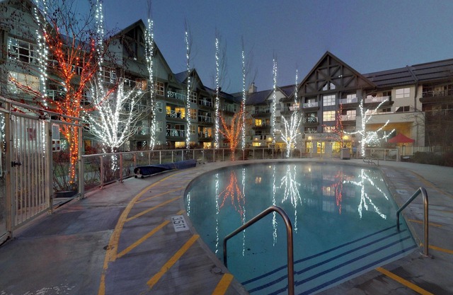 Erstklassige Ski-in-Ski-Out-Lage! Pool, Whirlpools, Grill, 4 Personen (335)