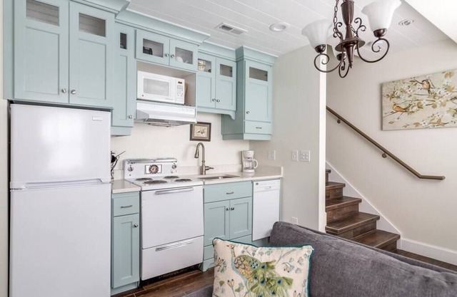 Aspenwood Manor- Beautiful little cottage in the heart of downtown Provo (BRAND NEW!)