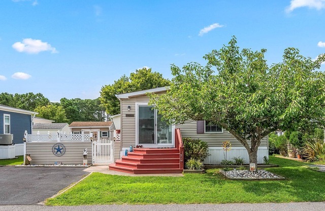 Assateague Pointe 2 br/1 ba 2 outdoor pools -in WOC.
