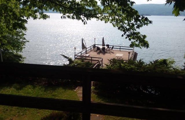 Assembly Point Lake Front Paradise with dock space included