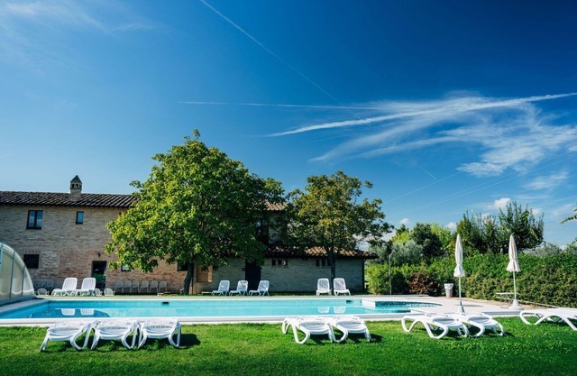 5 bedroom villa with pool near Assisi