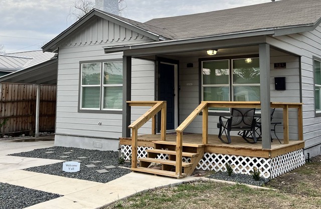 Astor Hause - Affordable Home Close to Downtown!