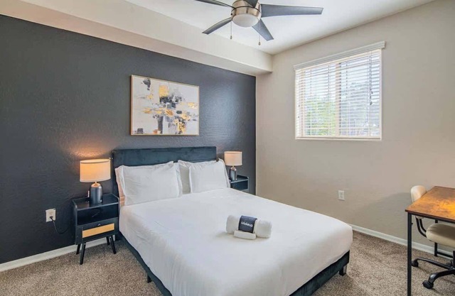 Ample 2BD near ASU Sloan Pk with WD Parking can Sleeps 8