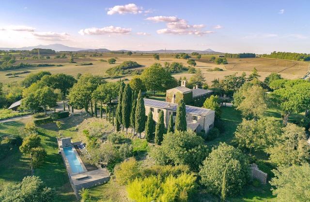 Private VILLA - ex Kloster - Pool - Ruhe - Panorama - Garten - Barbecues - Sauna