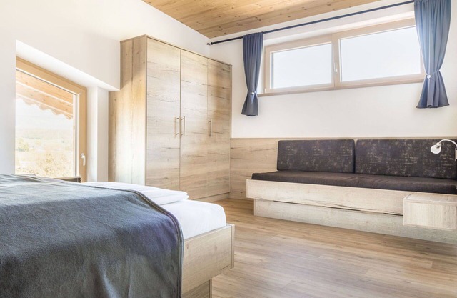 Herrliche Wohnung in einem Ferienhaus für 6 Leute mit TV, Balkon und Parkplatz