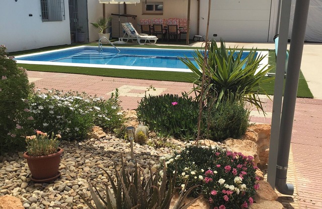 At the heart of Don QuiXote and La Mancha wine route. Pet and family friendly.