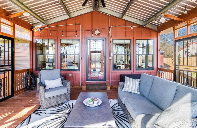 Atchafalaya River Cabin Sleeps 7