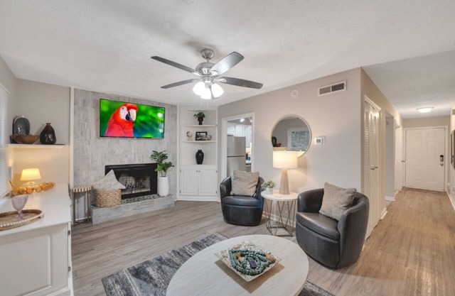 ATH - Sleeps 4 - 2 Beds - Pet friendly - CC1