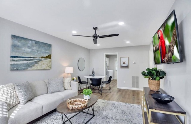 ATH - Spring Road 1734 · Austell - 2BR- Ranch - Pet Friendly (1734)