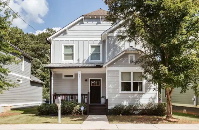 Athens Spacious 4B/2.5B - 1 Mile to Downtown