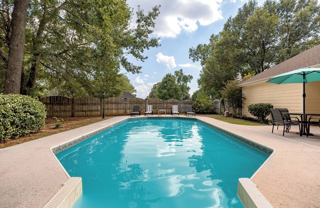 AtHome+1 Stay | 3BR w/Inground Pool | Fenced Yard