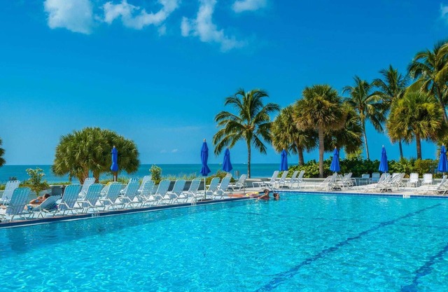 Atlantic Paradise by Avantstay Great Location w/ Balcony, Outdoor Dining & Shared Pool & Hot Tub!