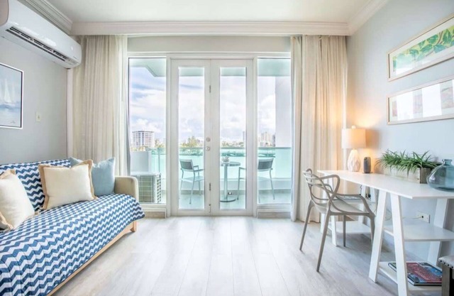 Atlantic View Studio Eine der besten Aussichten in San Juan in einer unterhaltsamen und trendigen Umgebung