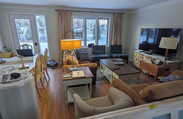 Attached Bungalow on large estate close to Baie-Comeau
