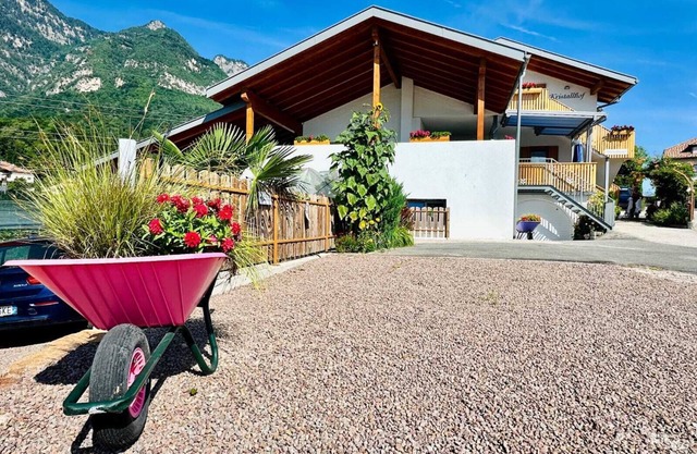 Dachgeschoss-Apartment "Kristallhof Bergblick" mit Bergblick, Garten und Terrasse