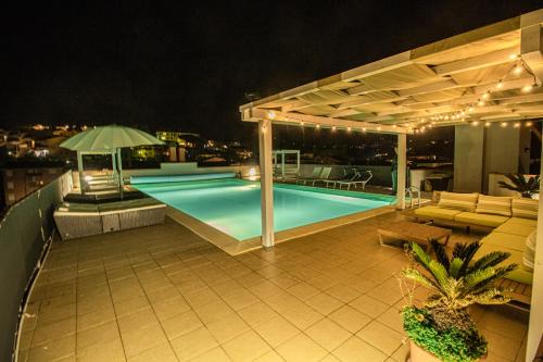 Attico con piscina a Porto Azzurro