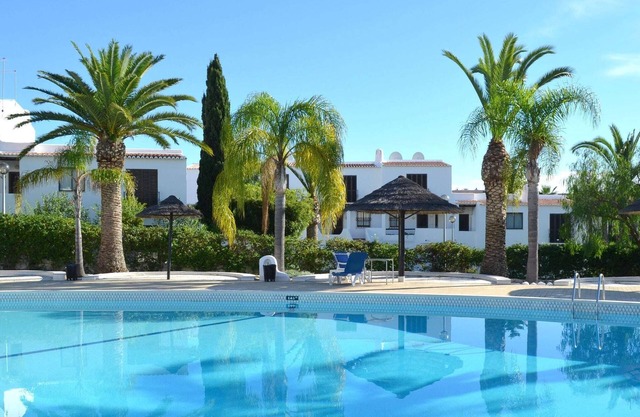 Charmantes Appartement mit eigenem Pool