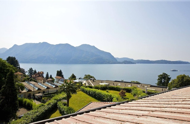 Attraktives Studio mit Balkon, Pool und Traumseesicht