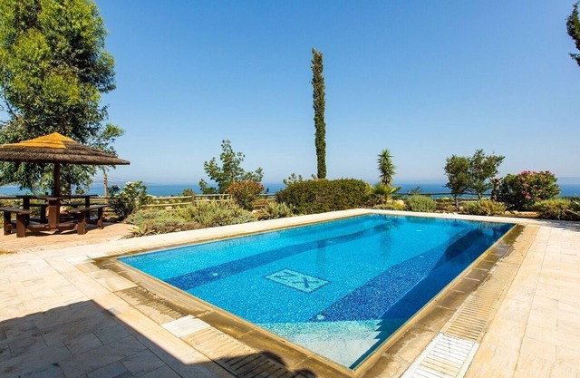 Attraktive Villa, Klimaanlage, privater Pool, herrlicher Meerblick mit Blick auf die Bucht von Chrysochou - KOSTENLOSE Autovermietung