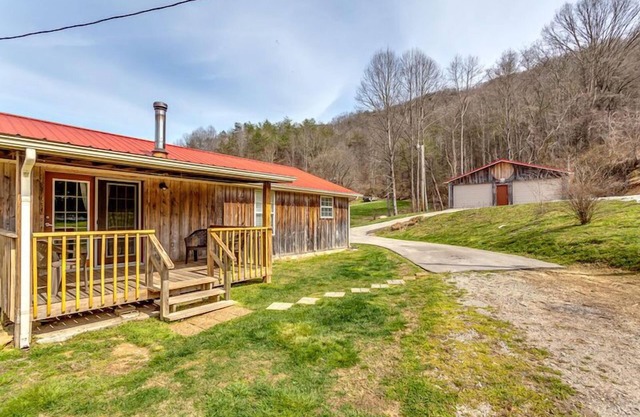 ATV Trail Access! Secluded Mountain Retreat