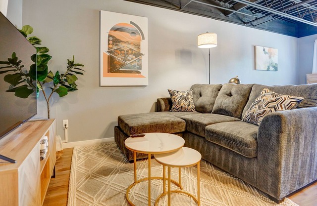 Atwood Ave. Free Parking. Central Air. 2nd floor.