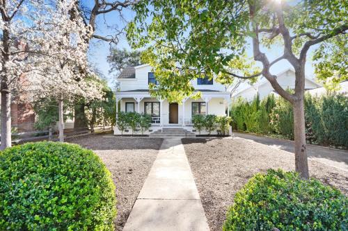 Auberge Sonoma Penthouse - Includes Wine Tasting Passport
