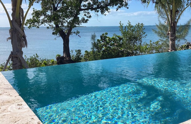 Discount June 14-28, Luxury Waterfront 6BR home, infinity pool, boat dock, kayak