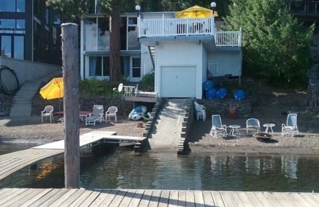Location, Location, Location! Only 395 a night for entire cabin plus boat slip!
