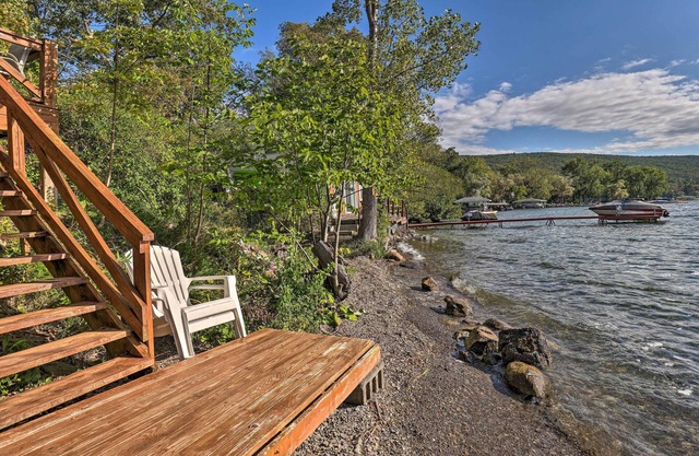 'Aunt Al's Place' Home on Canandaigua Lake w/ Deck