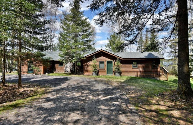 Aunt Alice's Cabin Lakeside Cabin on Buffalo Lake between Clam Lake and Lake Namakagon