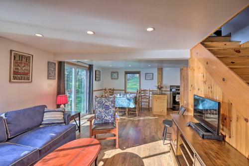 Aunt Als Place Home on Canandaigua Lake with Deck