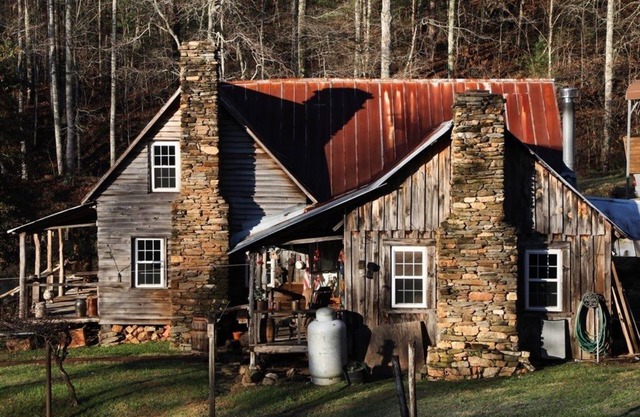 Aunt Aries Historical cabin- retreat to the wilderness
