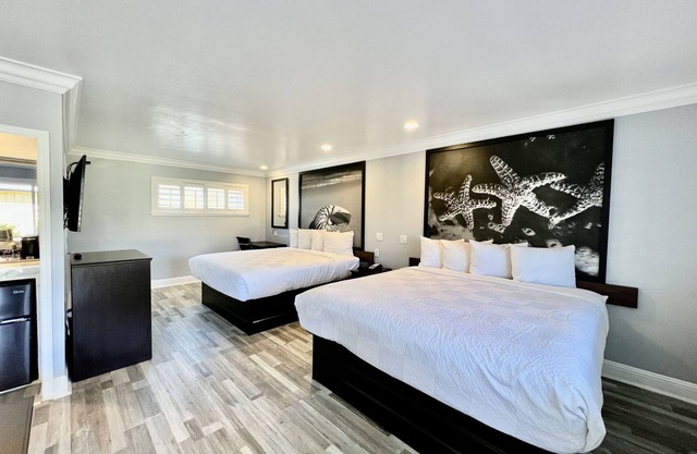 Aura Inn Monterey