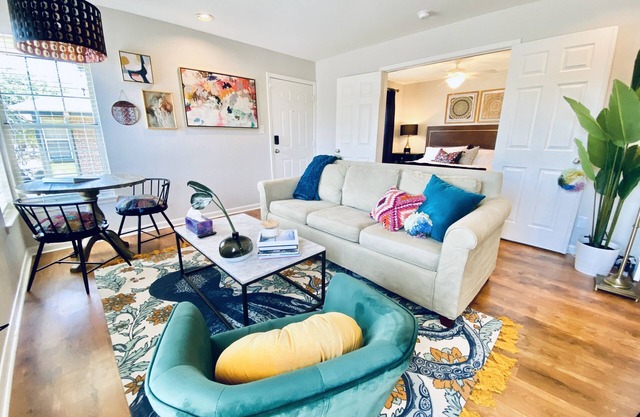 Austin Style Extended Stay Close to Everything
