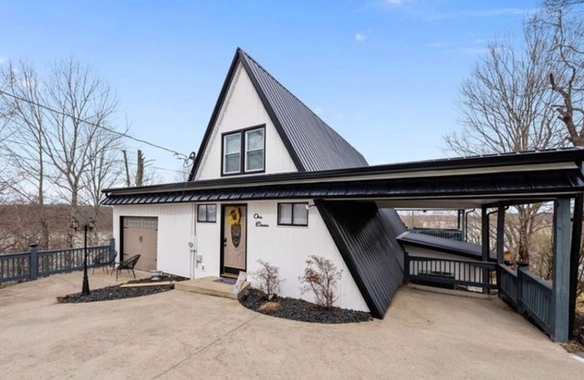Austins Best A-Frame- On Barren River Lake