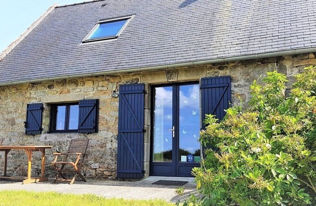 Geräumiges Ferienhaus im traditionellen bretonischen Bauernhaus in der Nähe von Meer