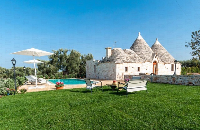Authentische Trulli mit privat pool