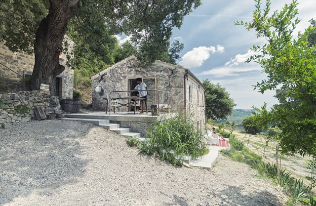authentisches Haus mit bezaubernden Blick auf das Tal und das weite Meer