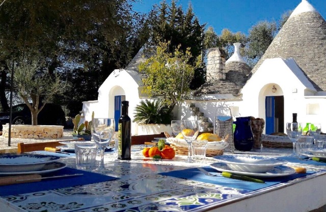 Authentischer Trullo aus dem 18. Jahrhundert, ideal für Familien, Außenküche, in der Nähe des Meeres