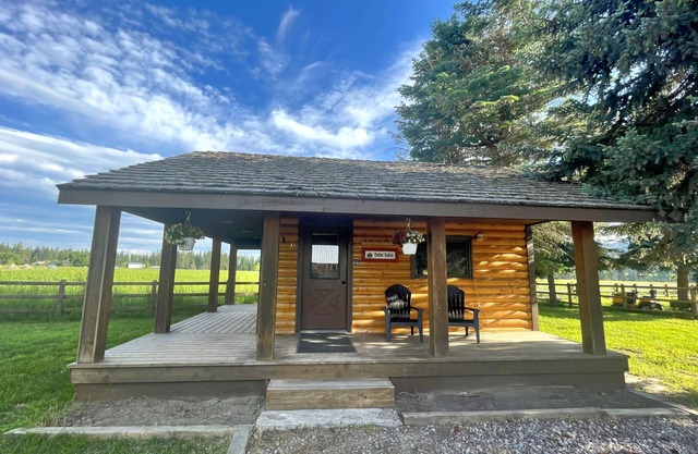 Authentic Montana Cabin in Fantastic Location